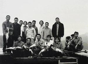 1966年，连县谭岭水库捕获水库鱼的库区农民